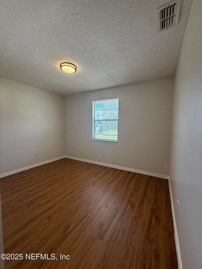 Building Photo - 459 Bentwood Ln