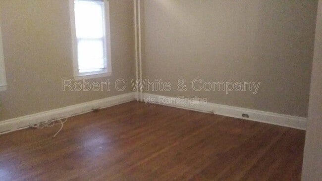 Building Photo - 111 S Main St