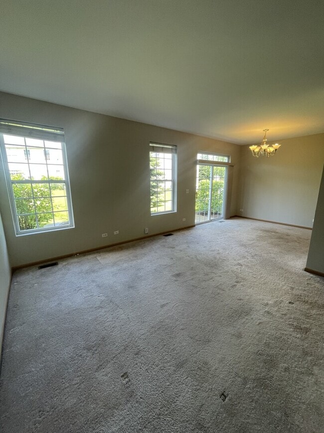 Building Photo - 160 Concord Dr S