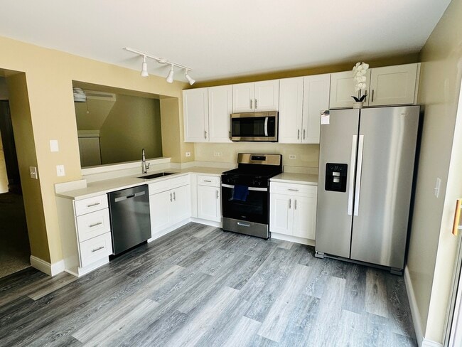 Building Photo - 256 W Treehouse Ln