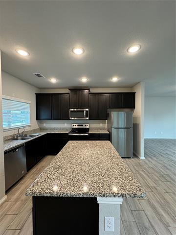 Building Photo - 6033 Seguin Ct