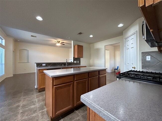 Building Photo - 6703 Mountain Wood Way