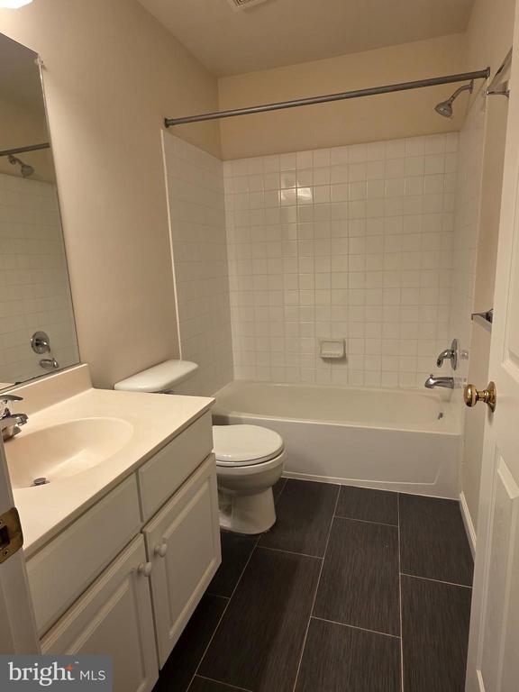 Building Photo - 43855 Chadwick Terrace