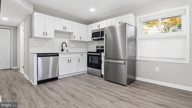 Building Photo - 5724 Denfield Rd