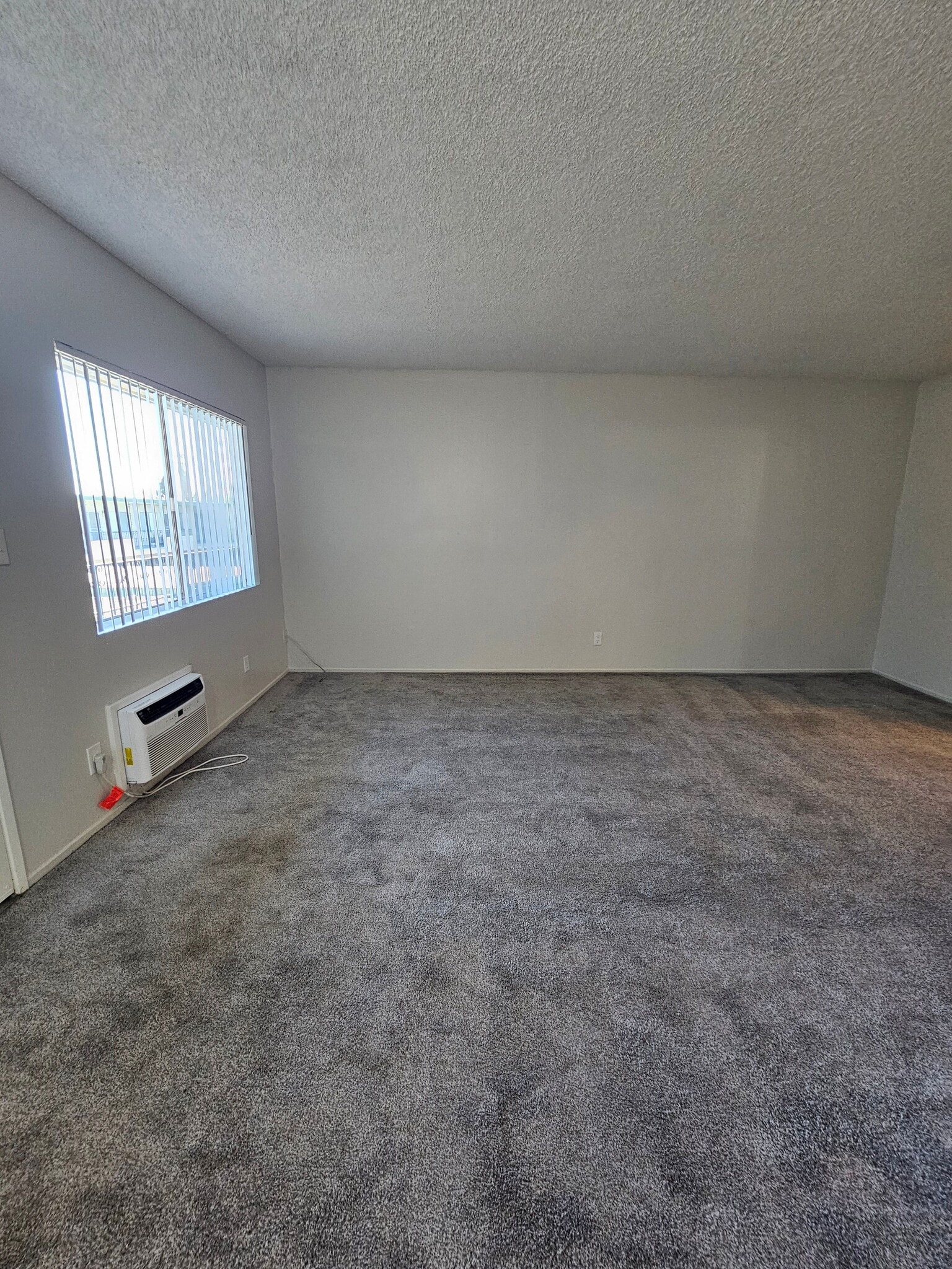 Building Photo - 1135 W I St