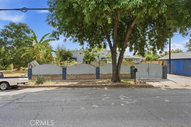 Building Photo - 1707 N Arrowhead Ave