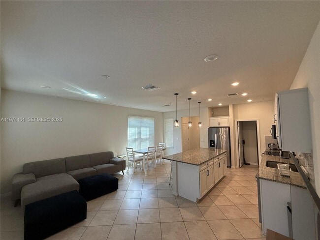 Building Photo - 2857 Bard St