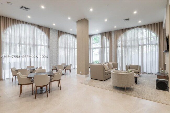 Building Photo - 3640 Yacht Club Dr
