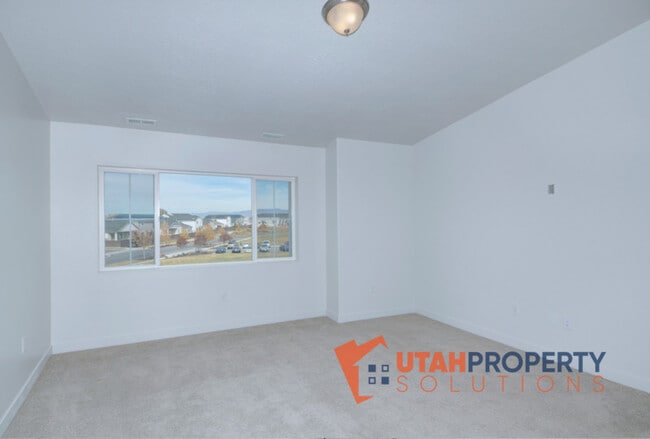 Building Photo - 1108 Emerald Pools Ln