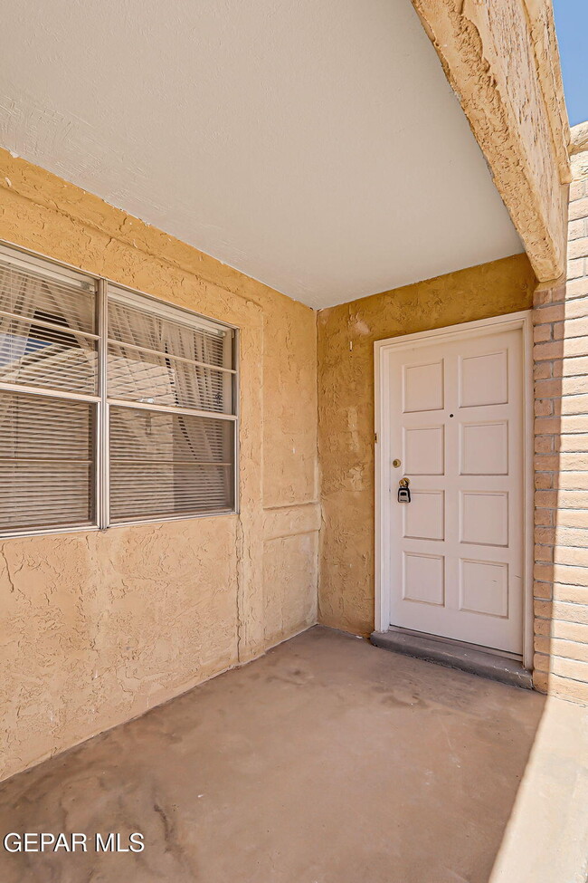 Building Photo - 3223 Isla Morada Dr