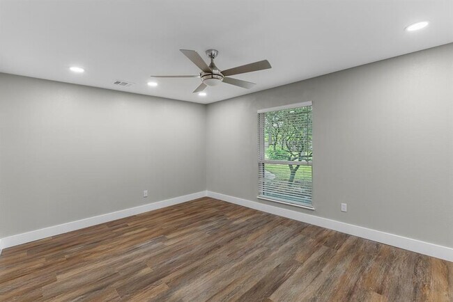 Building Photo - 8219 Wateka Cir