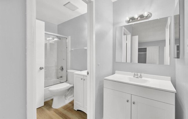 Building Photo - Gorgeous 2 Bed, 1 Bath Condo in Vallejo --...