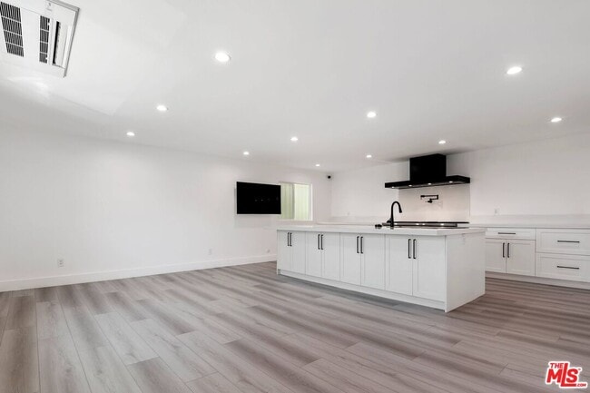 Building Photo - 1917 11th St