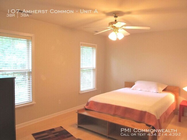 Building Photo - 3 Bed / 2.5 Bath Duplex (Available 6/5)