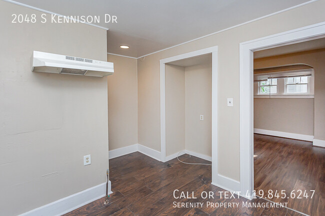 Building Photo - 2048 S Kennison Dr