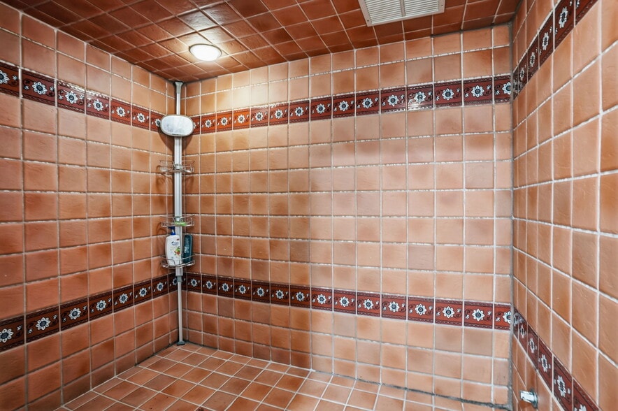 Building Photo - 244 Mathers Rd