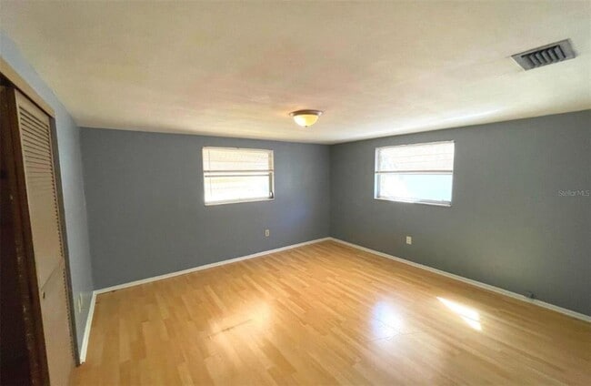 Building Photo - 7335 Ashwood Dr