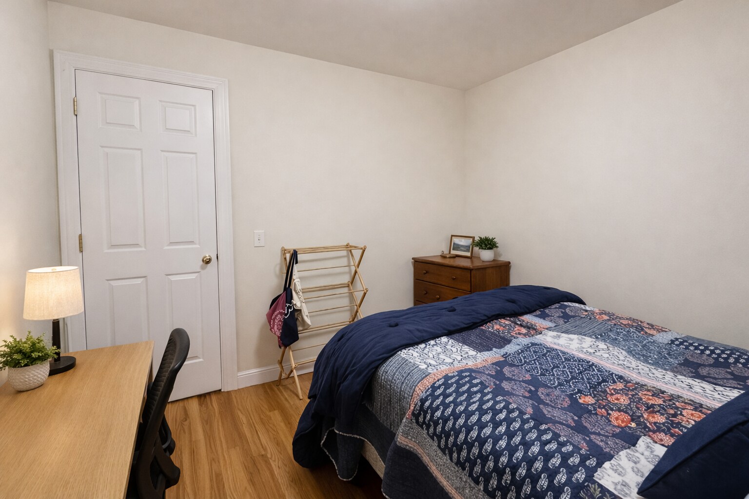 Building Photo - 1054 Cambridge St