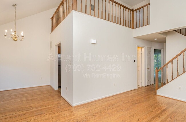Building Photo - 7461 Ridge Oak Ct