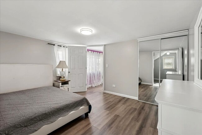 Building Photo - 507 S Waterman Ave