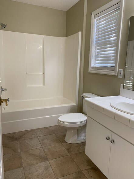 Building Photo - 1601 Red Fox Trail