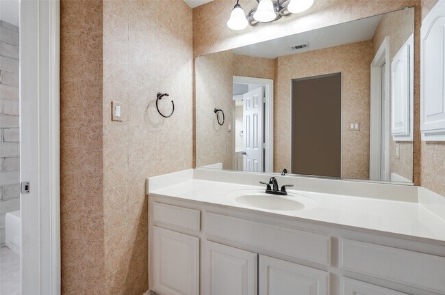 Building Photo - 8117 Halliford Dr