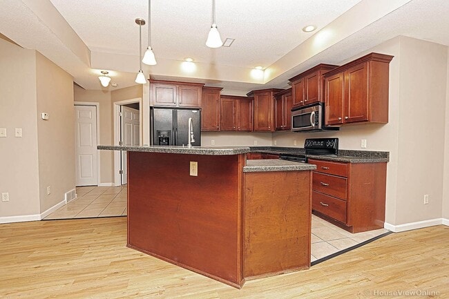 Building Photo - 2850/2852 Larkspur