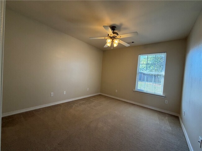 Building Photo - 350 Beasley Dr