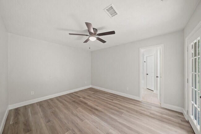 Building Photo - 22039 Rivermead Dr