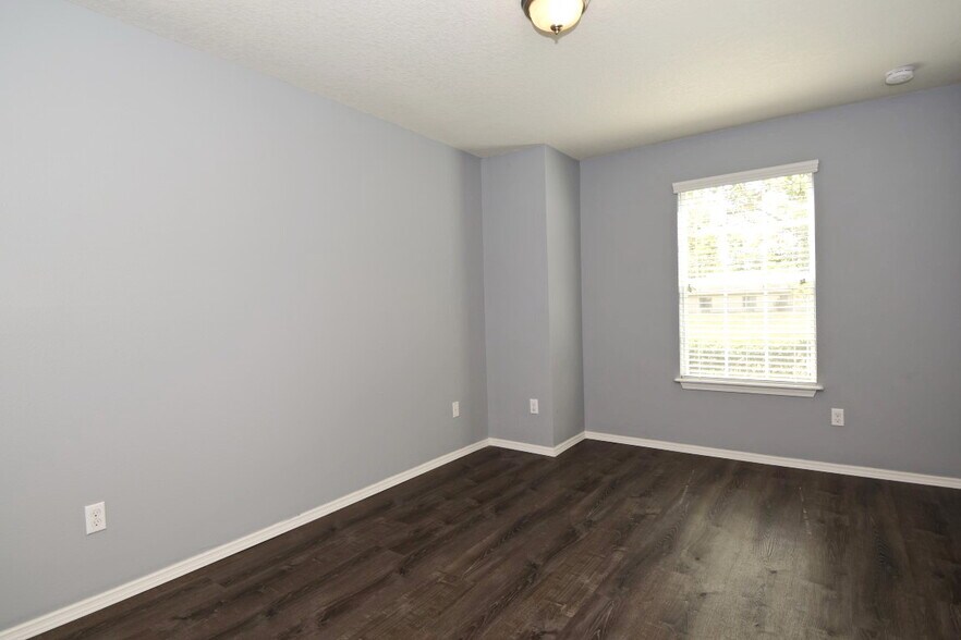 Building Photo - 1068 Winglewood St