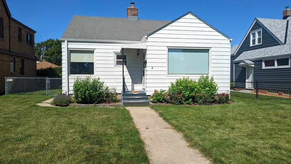 Primary Photo - 3579 S Logan Ave