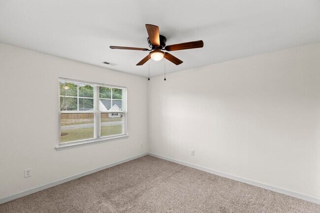 Building Photo - 514 Isaac Br Dr