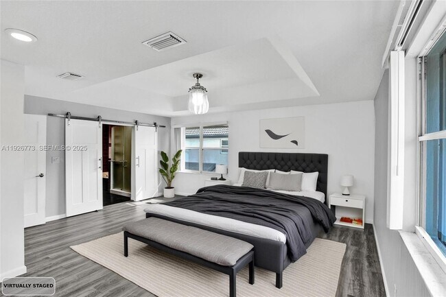 Building Photo - 740 Cypress Pointe Dr E