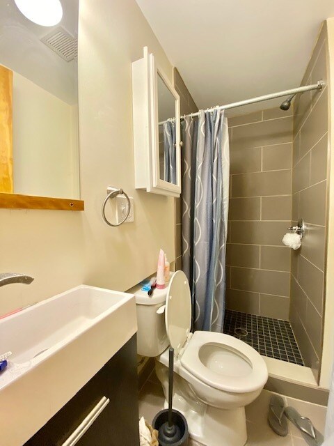 Building Photo - 34 Bentley St