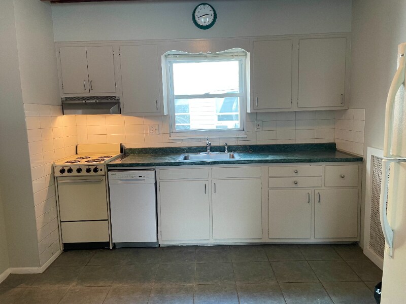 Building Photo - 1809 S 13th St