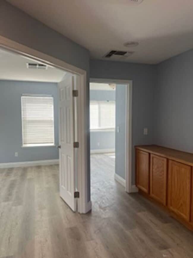 Building Photo - LOVELY REMODELED 4 BEDROOM HOUSE IN N. NAT...