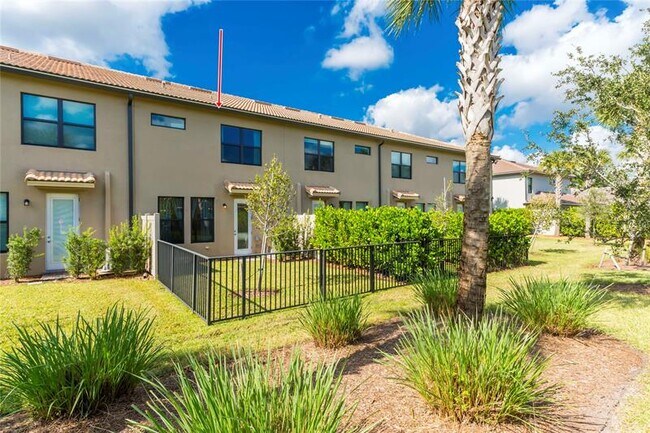 Building Photo - 4828 Chantilly Rd