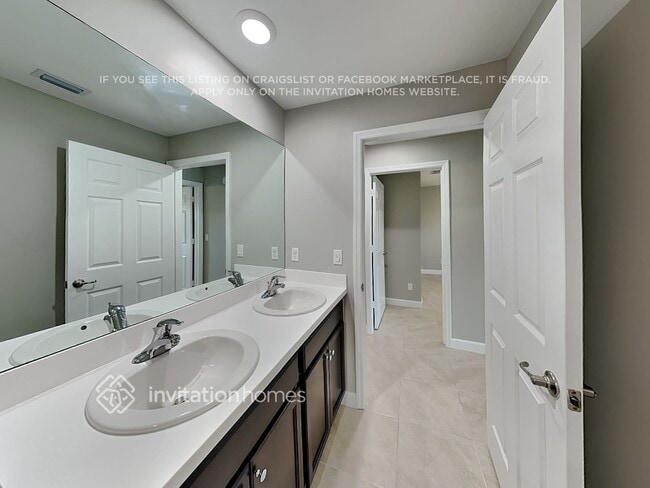 Building Photo - 714 SW McCracken Ave