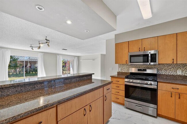 Building Photo - 10659 Windsor Ct