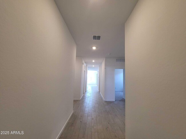 Building Photo - 16065 W Gray Fox Trl