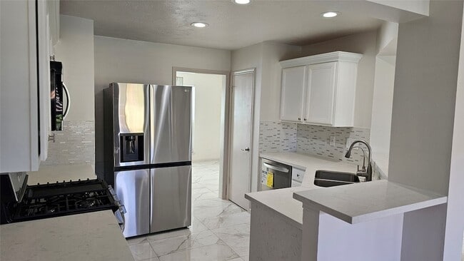 Building Photo - 23510 Stratsborough Dr