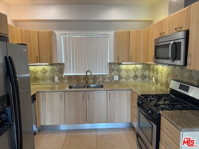 Building Photo - 1312 Quintero St