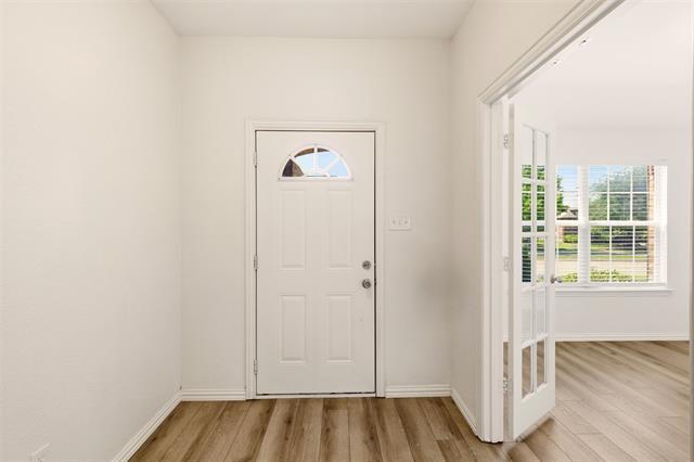 Building Photo - 2201 Willow Creek Dr