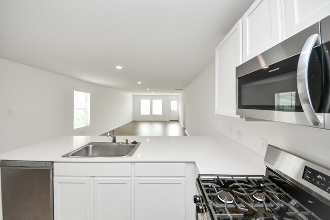 Building Photo - 3037 Pensacola Dr
