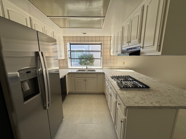 Building Photo - 22913 Juniper Ave