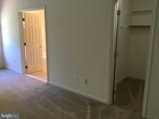 Building Photo - 5271 Ballycastle Cir