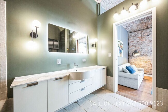 Building Photo - 105 S 12th St