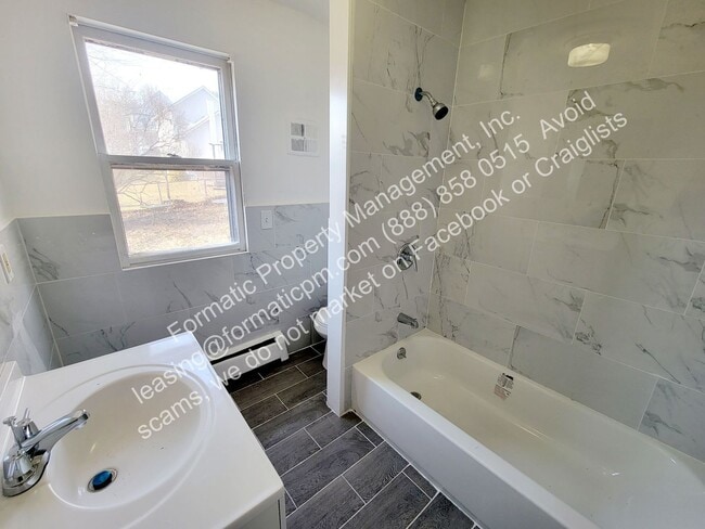 Building Photo - 171 Almond Ln
