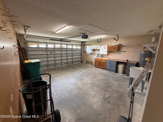 Building Photo - 563 Summers Creek Dr