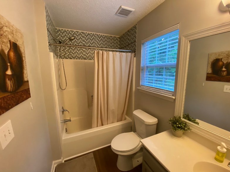 Building Photo - 7434 Frances Irene Dr